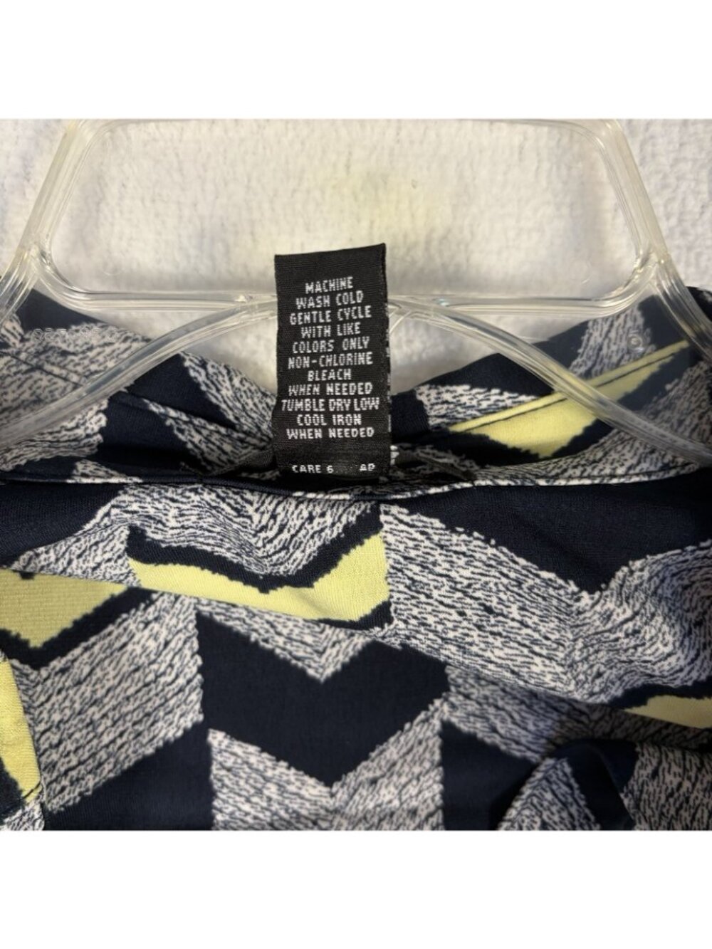 Alfani Woman 0X Blue Neon Yellow Henley Short Sleeve Chevron V Neck Blouse NWT - Picture 7 of 8